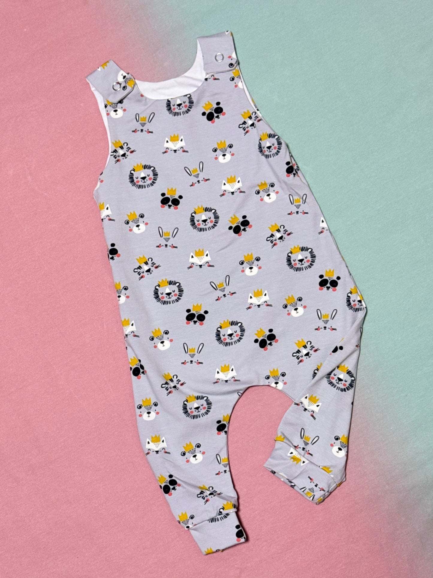 Shoulder snap romper 3-6m